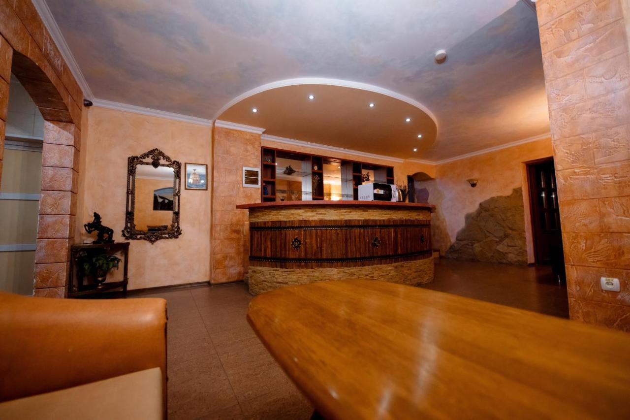 Villa Turistica Oasis Cahul Exteriör bild